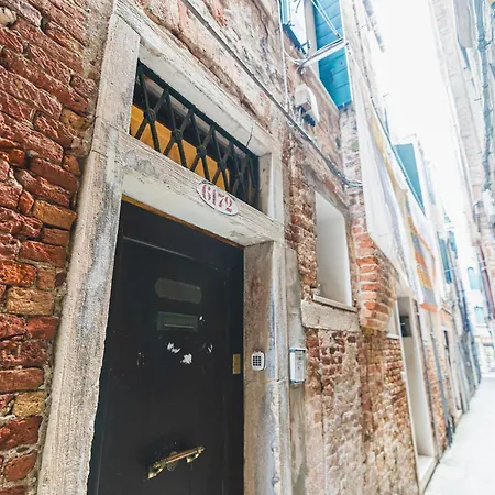 Incantevole Nido Veneziano A 8 Min Da San Marco Apartmán *